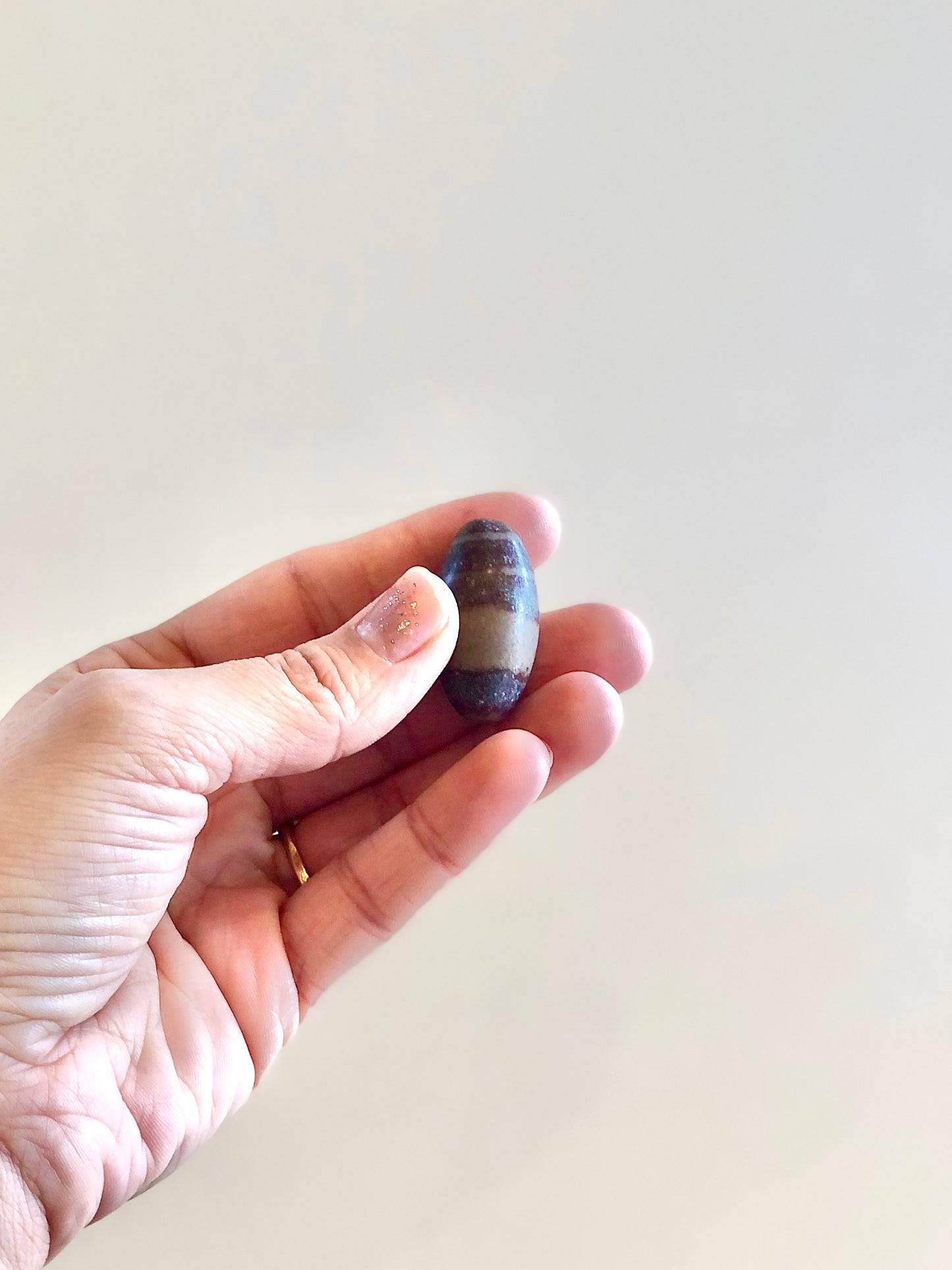 SHIVA LINGAM - Pierre roulée - Connexion spirituelle