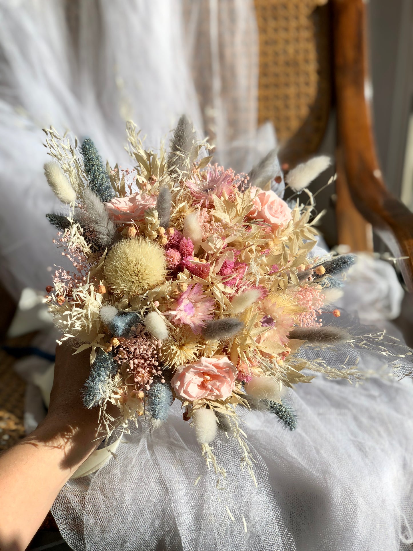 BOUQUET OCÉAN - Bouquet de mariée en fleurs intemporelles avec boutonnière offerte