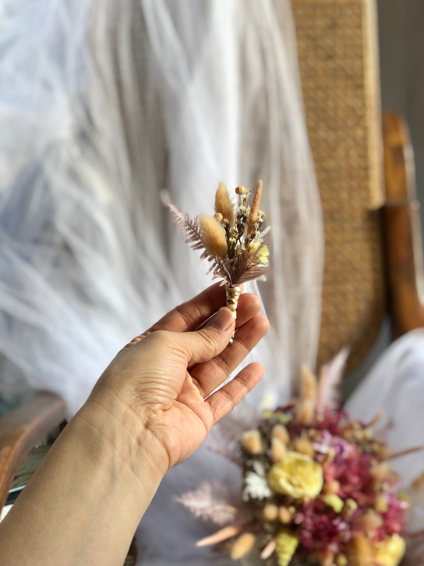 BOUQUET SOLEIL - Bouquet de mariée en fleurs intemporelles avec boutonnière offerte